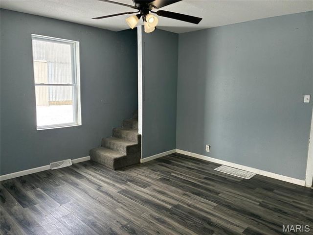 601 8th Street, Highland, IL 62249