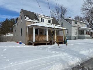 601 8th Street, Highland, IL 62249