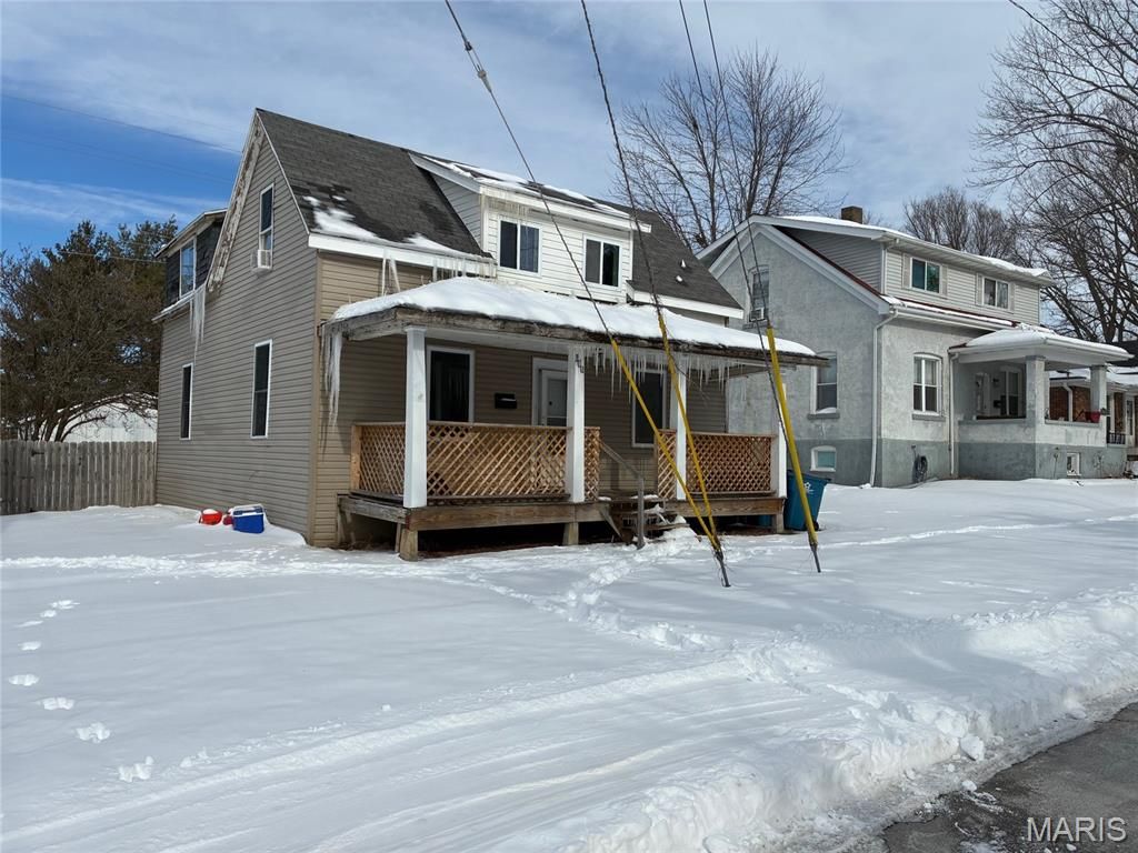 601 8th Street, Highland, IL 62249