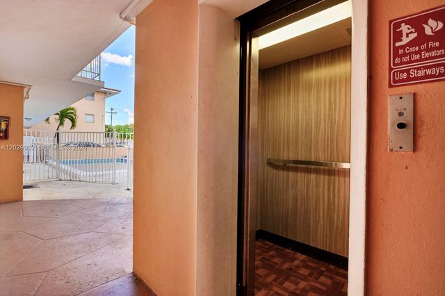 1014 Salzedo St 211, Coral Gables, FL 33134