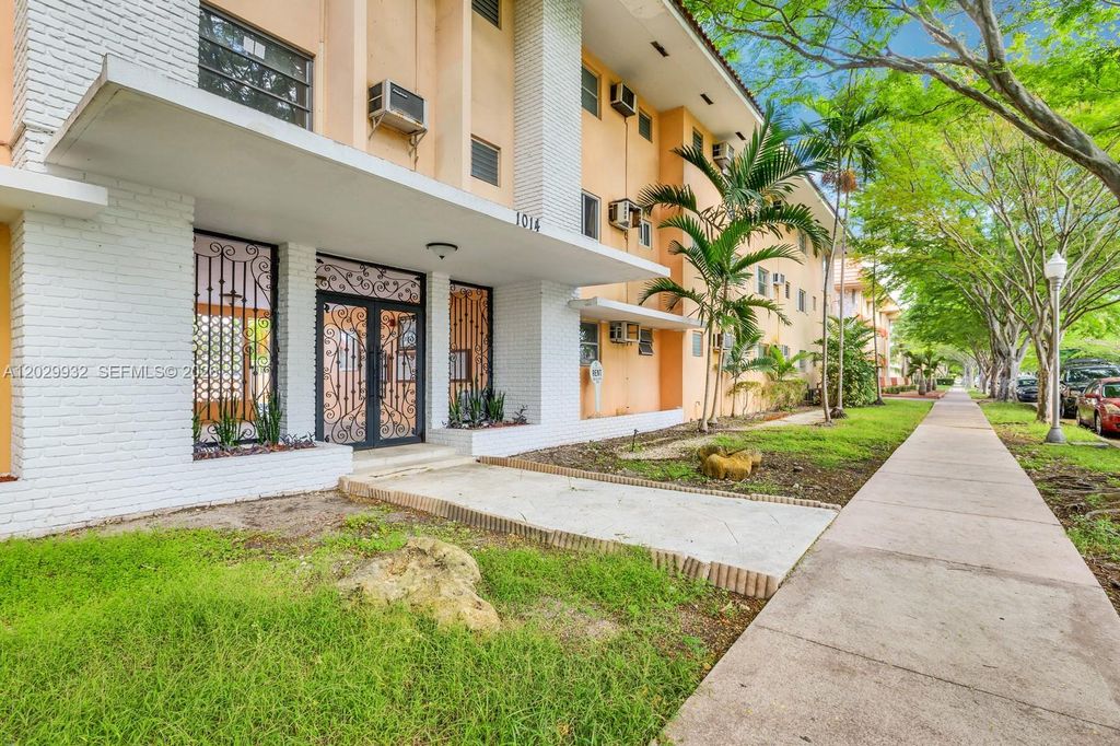 1014 Salzedo St 211, Coral Gables, FL 33134