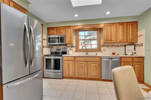 28 Bragg Court, Amherst, NY 14221