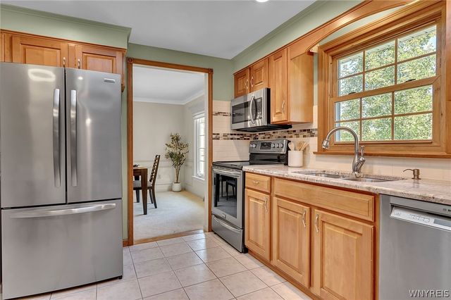 28 Bragg Court, Amherst, NY 14221