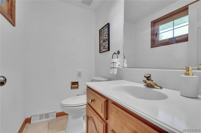 28 Bragg Court, Amherst, NY 14221