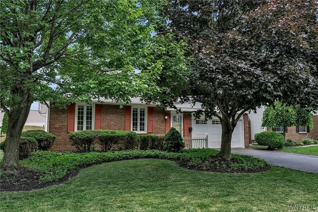 28 Bragg Court, Amherst, NY 14221