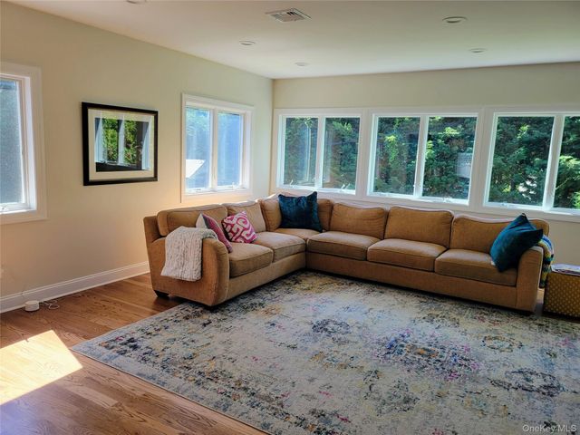 650 Prescott Place, North Woodmere, NY 11581