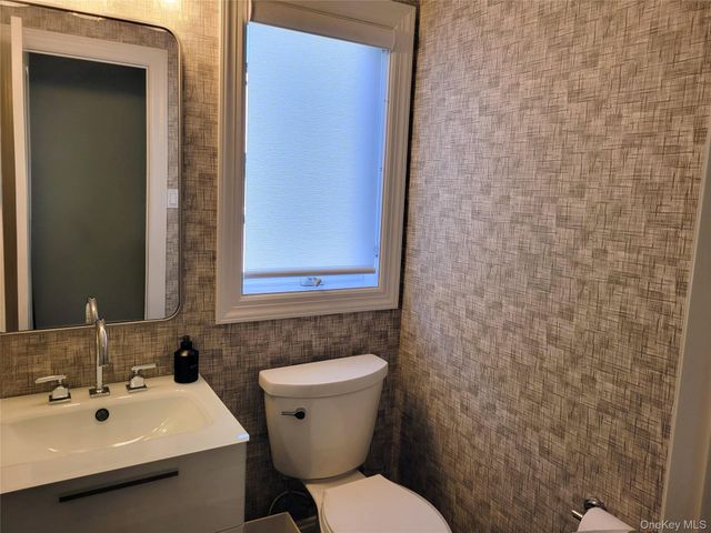 650 Prescott Place, North Woodmere, NY 11581
