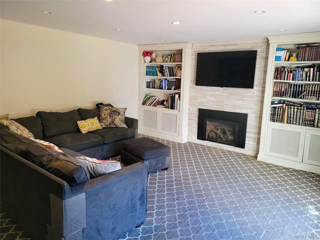 650 Prescott Place, North Woodmere, NY 11581