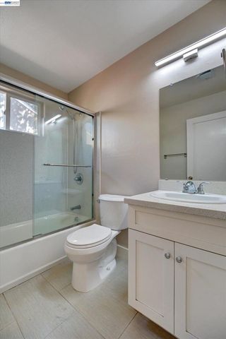 15963 Via Toledo, San Lorenzo, CA 94580