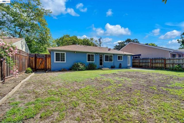 15963 Via Toledo, San Lorenzo, CA 94580