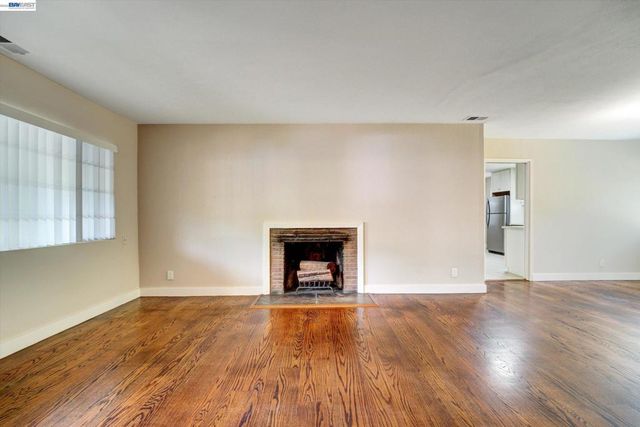 15963 Via Toledo, San Lorenzo, CA 94580