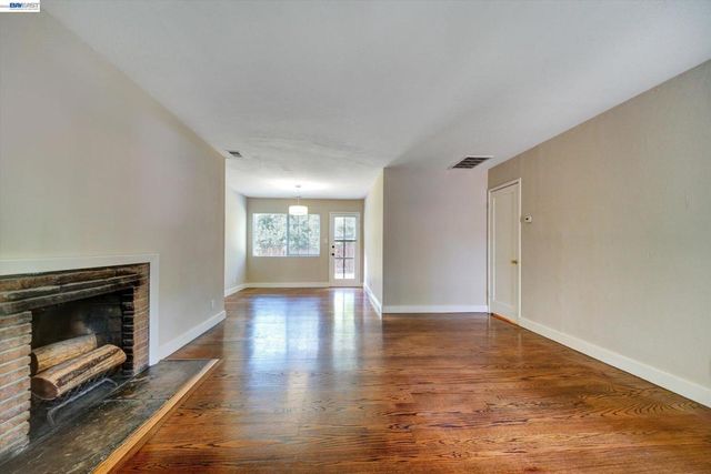 15963 Via Toledo, San Lorenzo, CA 94580