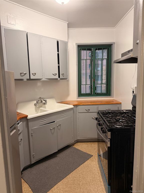 1725 Purdy Street 2E, Bronx, NY 10462