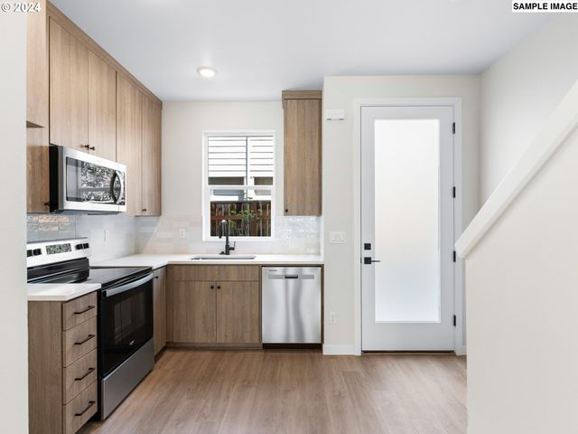 3560 Ne GARFIELD Ave 6, Portland, OR 97212