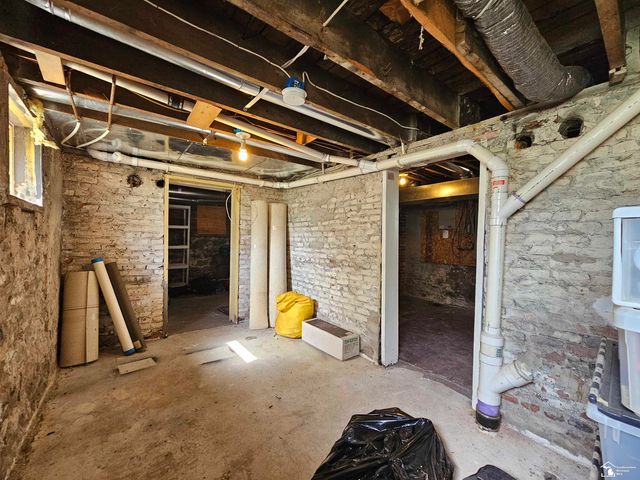 734 White Street, Port Huron, MI 48060