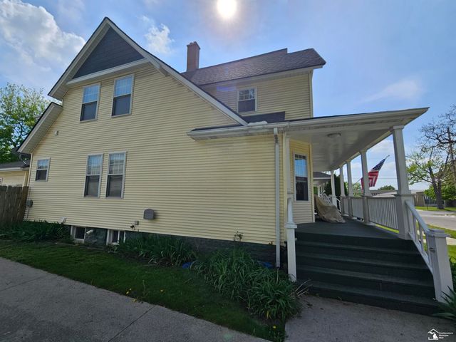 734 White Street, Port Huron, MI 48060
