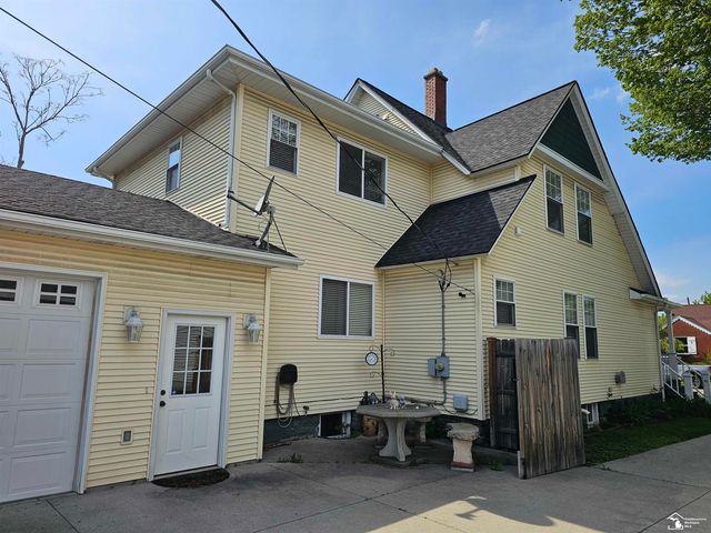 734 White Street, Port Huron, MI 48060