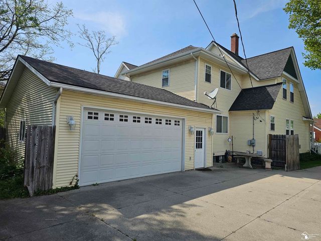 734 White Street, Port Huron, MI 48060
