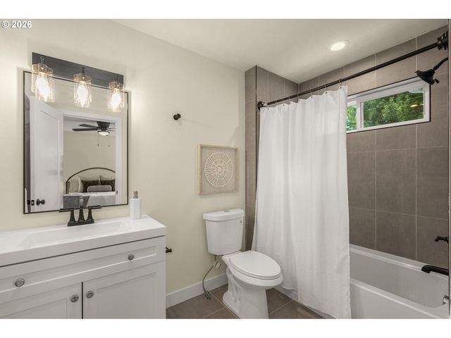 8639 N FOX St, Portland, OR 97203