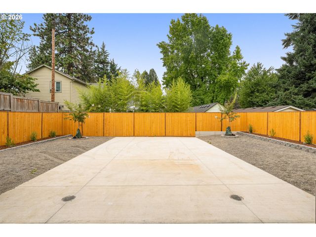 8639 N FOX St, Portland, OR 97203