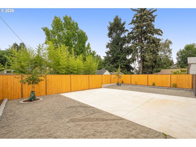 8639 N FOX St, Portland, OR 97203