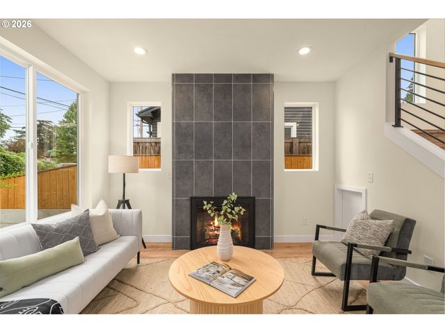 8639 N FOX St, Portland, OR 97203