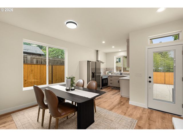 8639 N FOX St, Portland, OR 97203