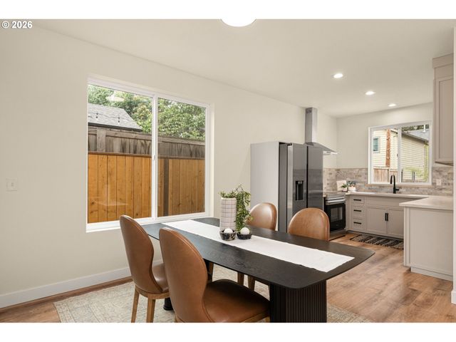 8639 N FOX St, Portland, OR 97203