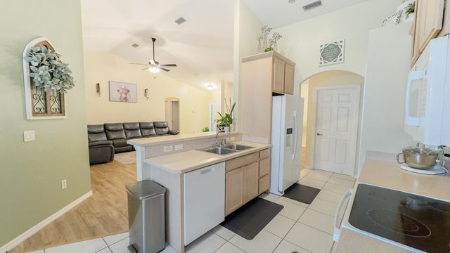 9134 Oviedo Street, Sebring, FL 33872