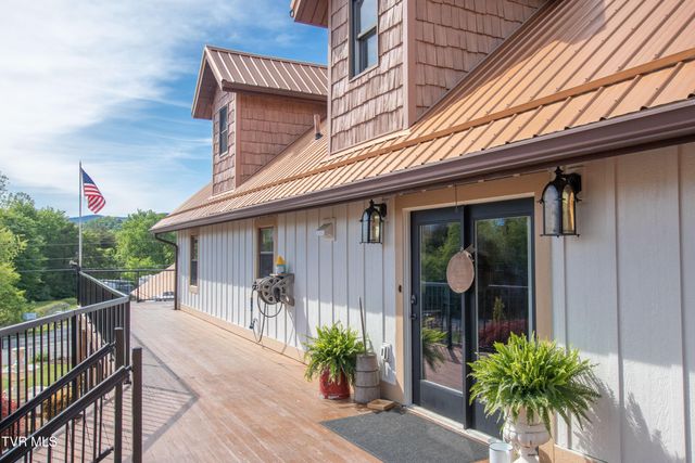 917 Painter Creek Road, Bristol, TN 37620