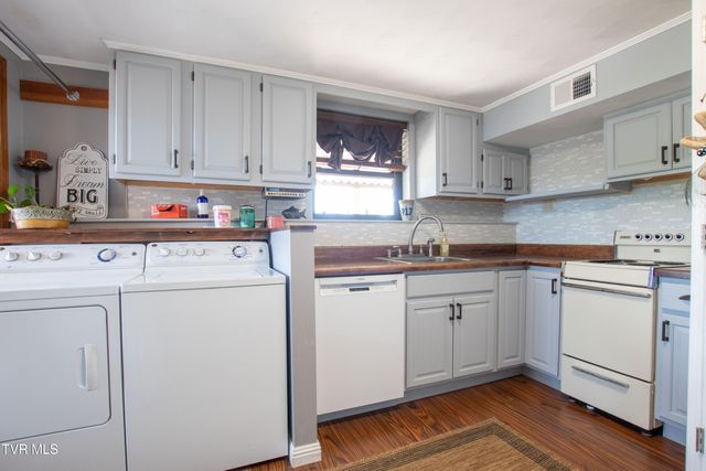 917 Painter Creek Road, Bristol, TN 37620