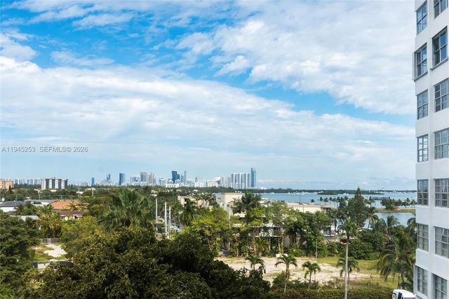 11930 N Bayshore Dr 609, North Miami, FL 33181