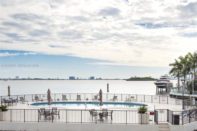 11930 N Bayshore Dr 609, North Miami, FL 33181