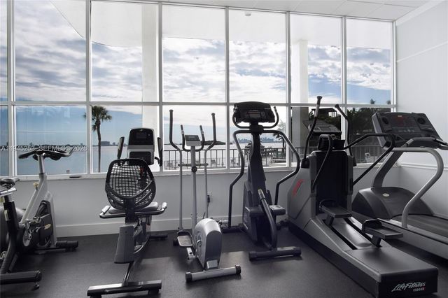 11930 N Bayshore Dr 609, North Miami, FL 33181