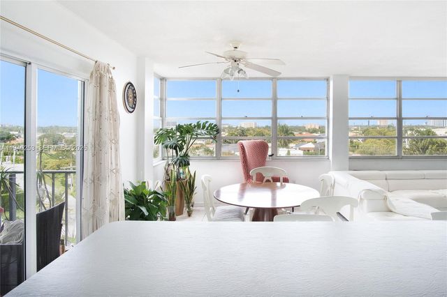 11930 N Bayshore Dr 609, North Miami, FL 33181