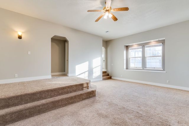 10203 N Meridian Ave, Valley Center, KS 67147