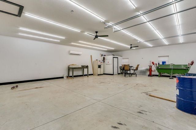 10203 N Meridian Ave, Valley Center, KS 67147