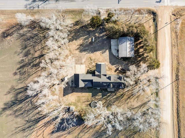 10203 N Meridian Ave, Valley Center, KS 67147