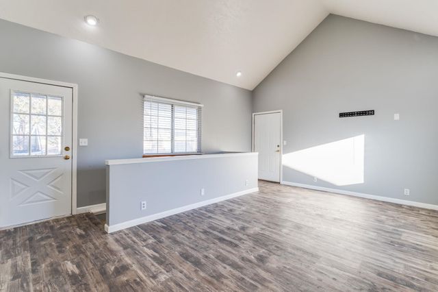 10203 N Meridian Ave, Valley Center, KS 67147