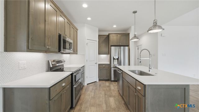 1039 Primrose Path, Canyon Lake, TX 78133