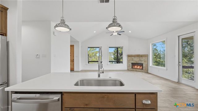 1039 Primrose Path, Canyon Lake, TX 78133