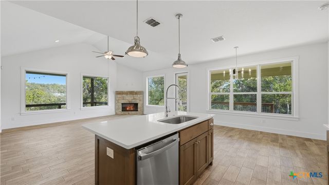 1039 Primrose Path, Canyon Lake, TX 78133