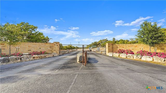 1039 Primrose Path, Canyon Lake, TX 78133