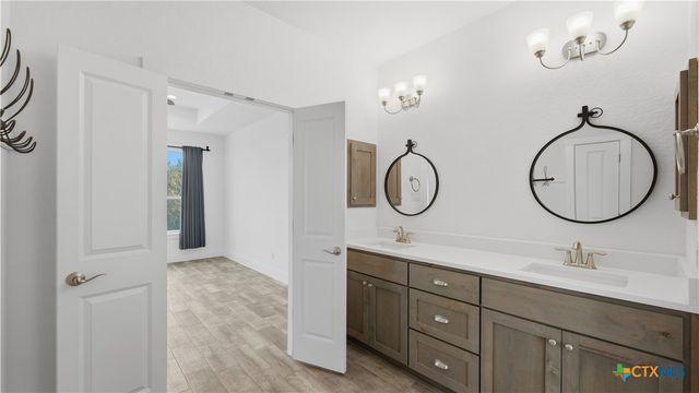 1039 Primrose Path, Canyon Lake, TX 78133