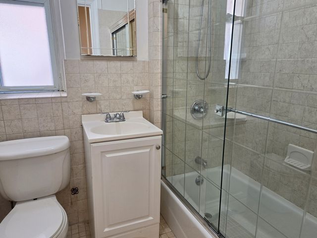 2081 Cruger Ave Apt 2G, New York City, NY 10462