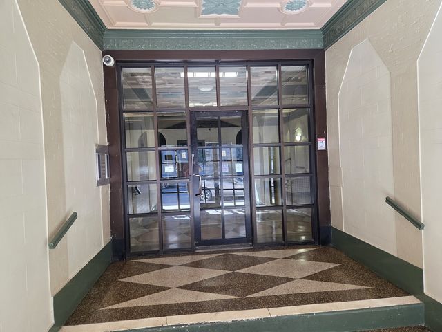 2081 Cruger Ave Apt 2G, New York City, NY 10462