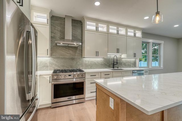 1231 LOWER STATE RD, North Wales, PA 19454