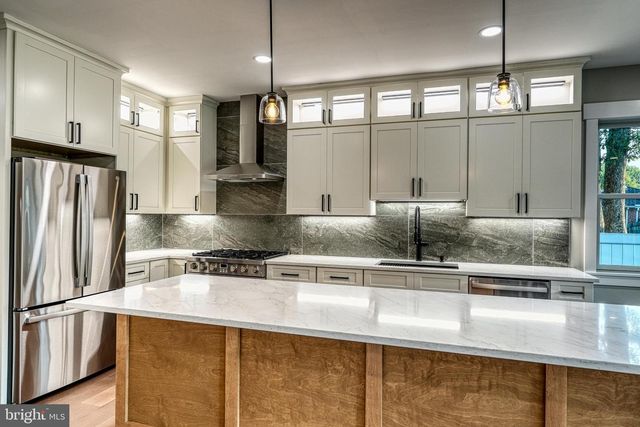 1231 LOWER STATE RD, North Wales, PA 19454