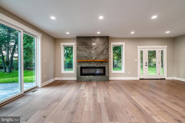 1231 LOWER STATE RD, North Wales, PA 19454