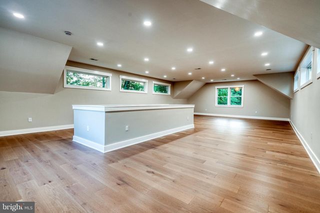 1231 LOWER STATE RD, North Wales, PA 19454